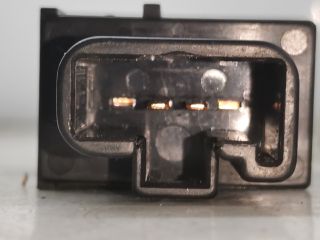 bontott TOYOTA AVENSIS T25 Tankajtó Nyitó Kar / Gomb