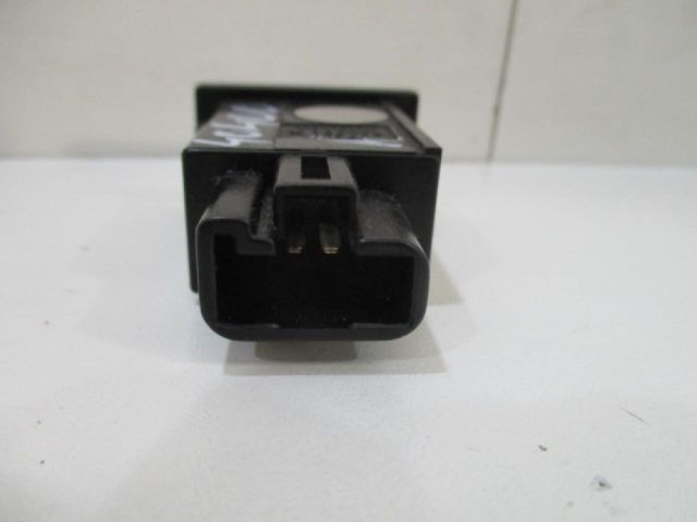 bontott TOYOTA AVENSIS T25 Tankajtó Nyitó Kar / Gomb