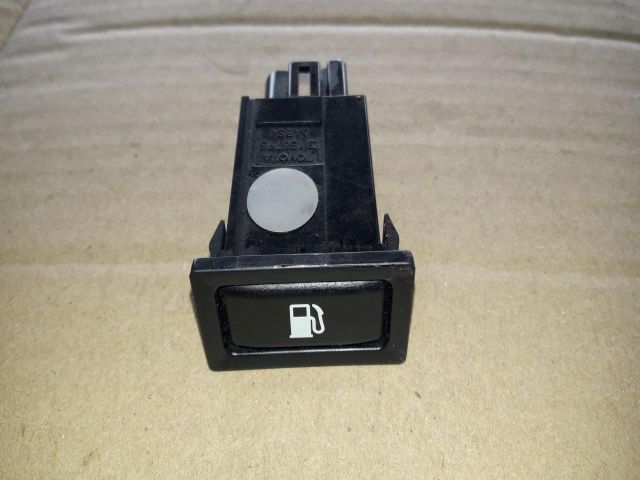 bontott TOYOTA AVENSIS T25 Tankajtó Nyitó Kar / Gomb