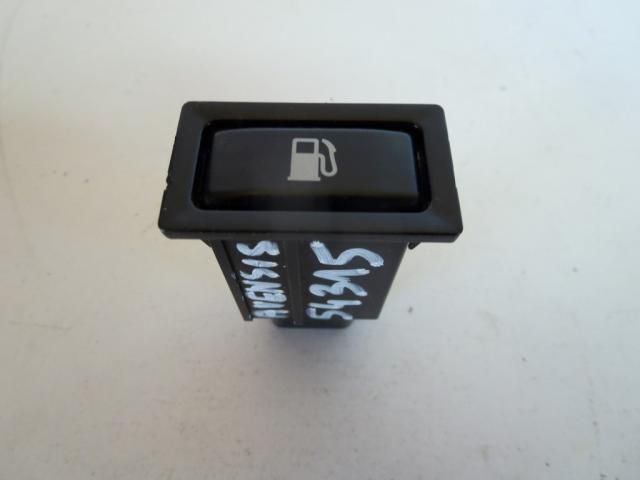 bontott TOYOTA AVENSIS T25 Tankajtó Nyitó Kar / Gomb