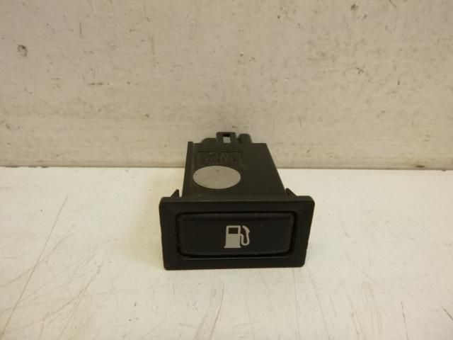 bontott TOYOTA AVENSIS T25 Tankajtó Nyitó Kar / Gomb