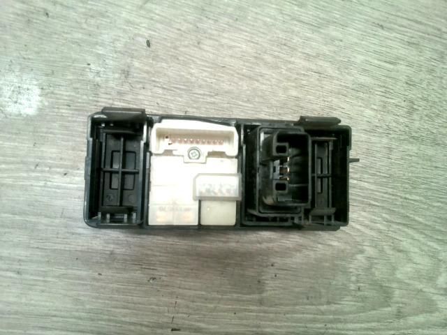 bontott TOYOTA AVENSIS T25 Tükör Kapcsoló