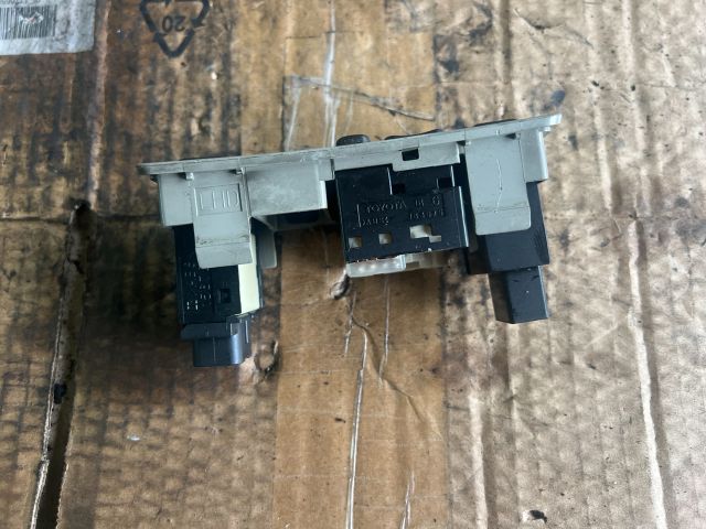 bontott TOYOTA AVENSIS T25 Tükör Kapcsoló