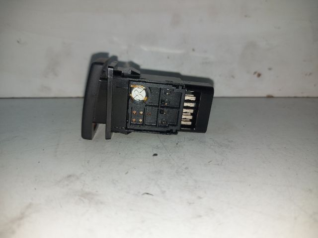 bontott TOYOTA AVENSIS T25 Vészvillogó Kapcsoló