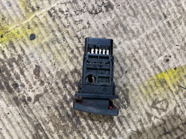 bontott TOYOTA AVENSIS T25 Vészvillogó Kapcsoló