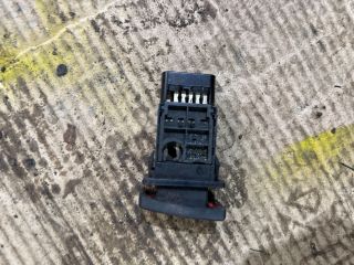 bontott TOYOTA AVENSIS T25 Vészvillogó Kapcsoló