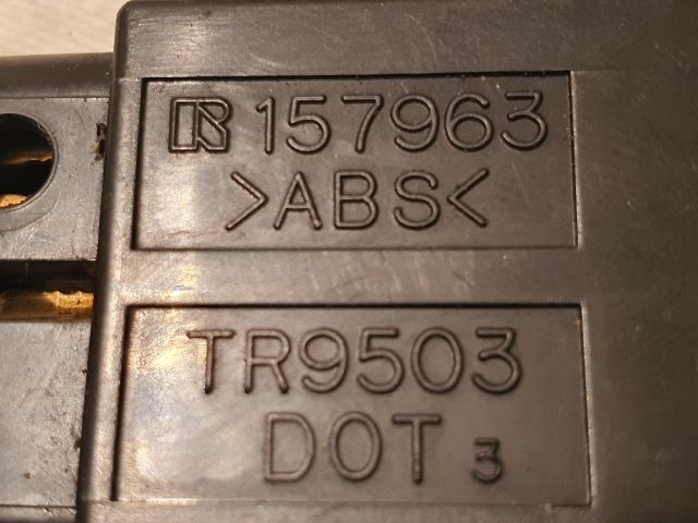 bontott TOYOTA AVENSIS T25 Vészvillogó Kapcsoló