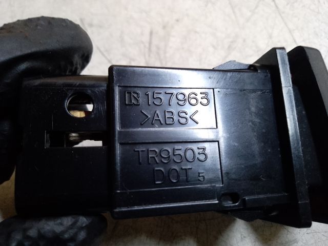 bontott TOYOTA AVENSIS T25 Vészvillogó Kapcsoló