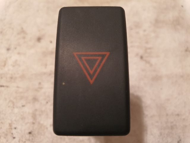 bontott TOYOTA AVENSIS T25 Vészvillogó Kapcsoló