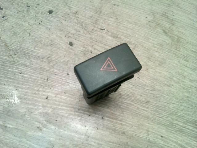 bontott TOYOTA AVENSIS T25 Vészvillogó Kapcsoló