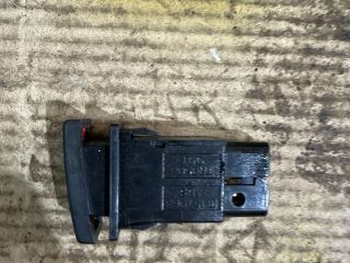 bontott TOYOTA AVENSIS T25 Vészvillogó Kapcsoló