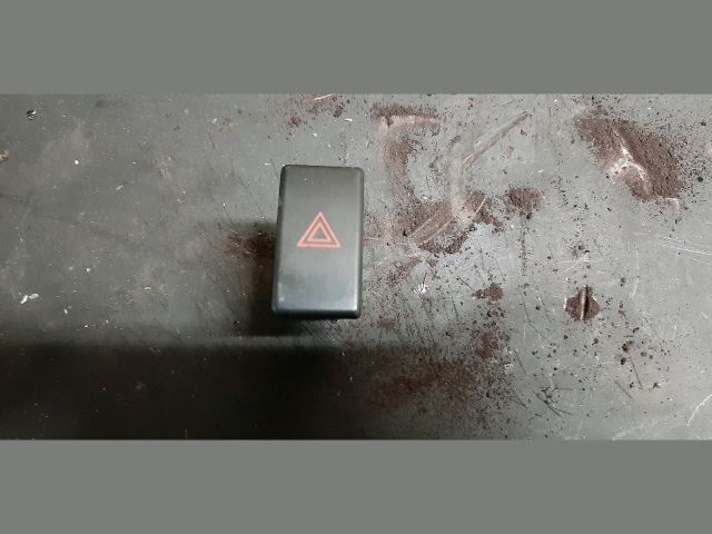 bontott TOYOTA AVENSIS T25 Vészvillogó Kapcsoló