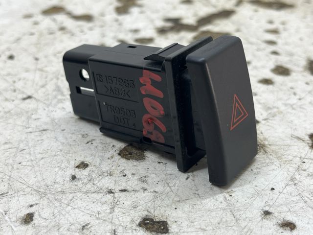 bontott TOYOTA AVENSIS T25 Vészvillogó Kapcsoló