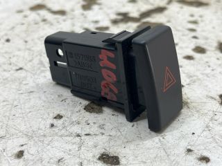 bontott TOYOTA AVENSIS T25 Vészvillogó Kapcsoló