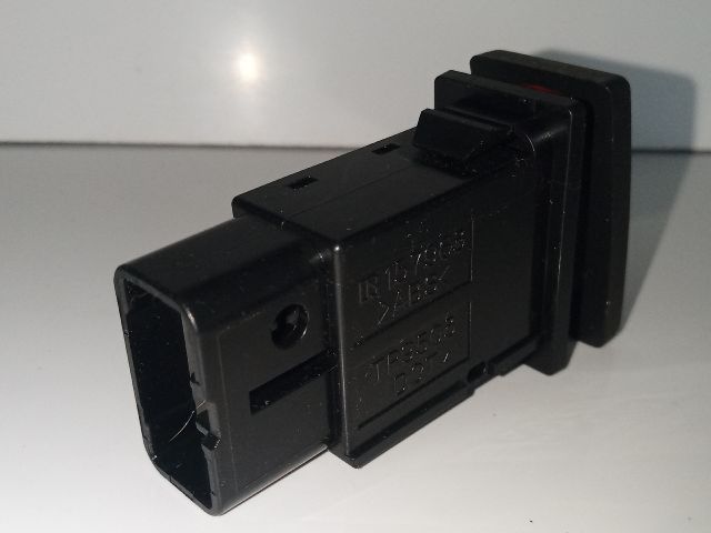 bontott TOYOTA AVENSIS T25 Vészvillogó Kapcsoló