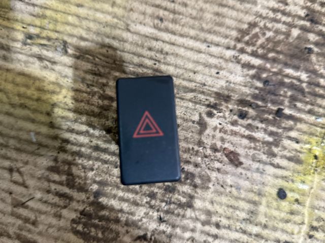 bontott TOYOTA AVENSIS T25 Vészvillogó Kapcsoló