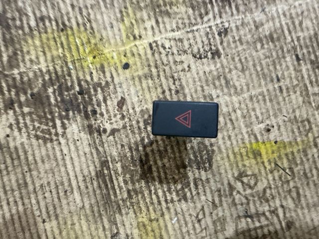 bontott TOYOTA AVENSIS T25 Vészvillogó Kapcsoló