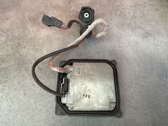 bontott TOYOTA AVENSIS T25 Xenon Trafó