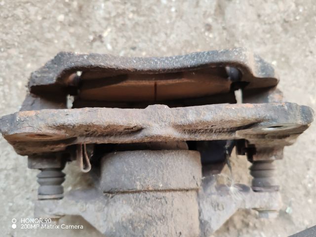 bontott TOYOTA AVENSIS T27 Bal első Féknyereg Munkahengerrel