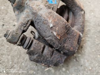 bontott TOYOTA AVENSIS T27 Bal első Féknyereg Munkahengerrel