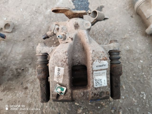 bontott TOYOTA AVENSIS T27 Bal hátsó Féknyereg Munkahengerrel