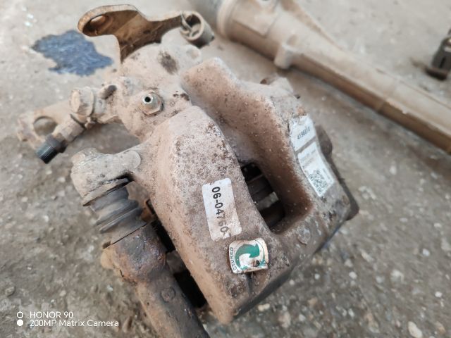 bontott TOYOTA AVENSIS T27 Bal hátsó Féknyereg Munkahengerrel