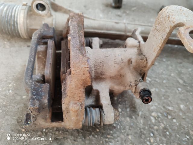 bontott TOYOTA AVENSIS T27 Bal hátsó Féknyereg Munkahengerrel