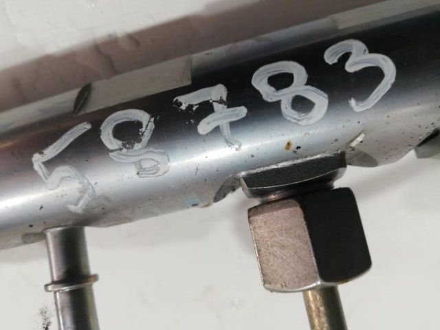 bontott TOYOTA AVENSIS T27 Közösnyomócső