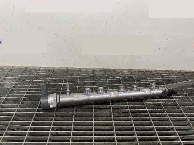 bontott TOYOTA AVENSIS T27 Közösnyomócső