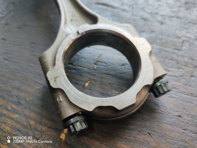 bontott TOYOTA AVENSIS T27 Dugattyú és Hajtókar