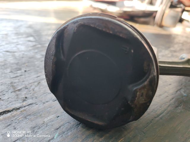 bontott TOYOTA AVENSIS T27 Dugattyú és Hajtókar