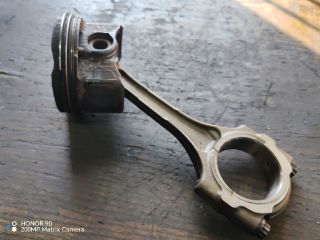 bontott TOYOTA AVENSIS T27 Dugattyú és Hajtókar