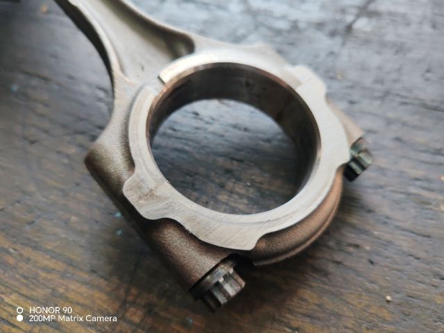 bontott TOYOTA AVENSIS T27 Dugattyú és Hajtókar