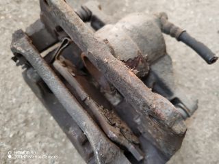 bontott TOYOTA AVENSIS T27 Jobb első Féknyereg Munkahengerrel