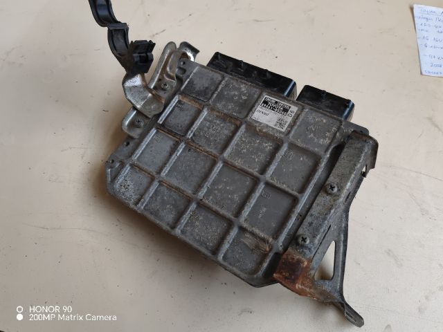 bontott TOYOTA AVENSIS T27 Motorvezérlő