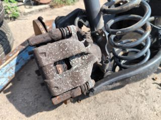 bontott TOYOTA AVENSIS T27 Bal hátsó Féknyereg Munkahengerrel