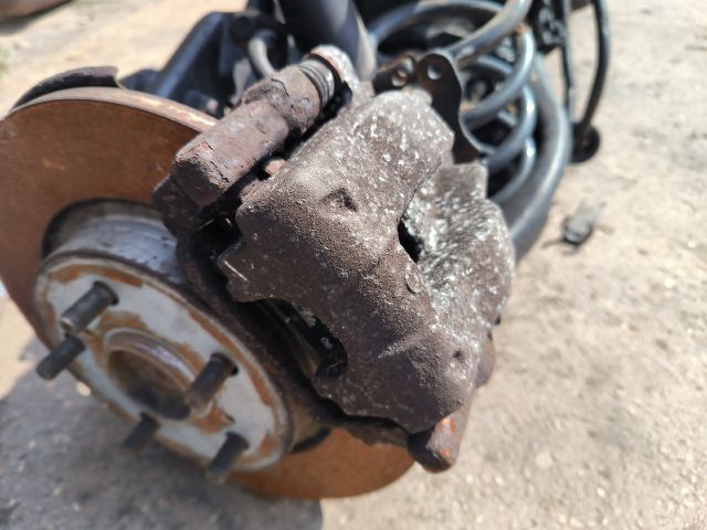 bontott TOYOTA AVENSIS T27 Bal hátsó Féknyereg Munkahengerrel