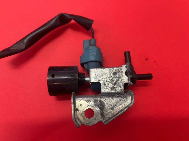 bontott TOYOTA AVENSIS T27 EGR / AGR Vákum Szelep