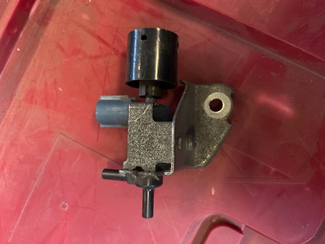 bontott TOYOTA AVENSIS T27 EGR / AGR Vákum Szelep