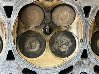 bontott TOYOTA AVENSIS T27 Hengerfej