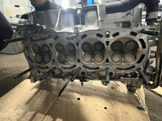 bontott TOYOTA AVENSIS T27 Hengerfej