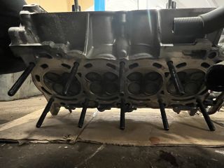 bontott TOYOTA AVENSIS T27 Hengerfej