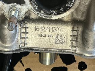 bontott TOYOTA AVENSIS T27 Hengerfej