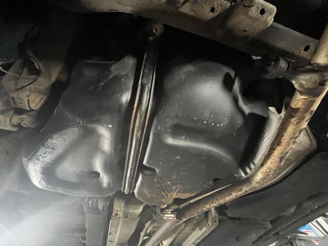 bontott TOYOTA AVENSIS T27 Jobb első Féknyereg Munkahengerrel