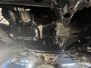 bontott TOYOTA AVENSIS T27 Jobb első Féknyereg Munkahengerrel