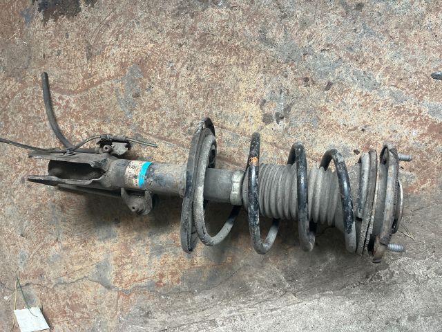 bontott TOYOTA AVENSIS T27 Jobb első Gólyaláb (Lengécsillapító, Rugó)