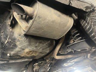 bontott TOYOTA AVENSIS T27 Jobb első Lengéscsillapító