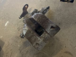 bontott TOYOTA AVENSIS T27 Jobb hátsó Féknyereg Munkahengerrel