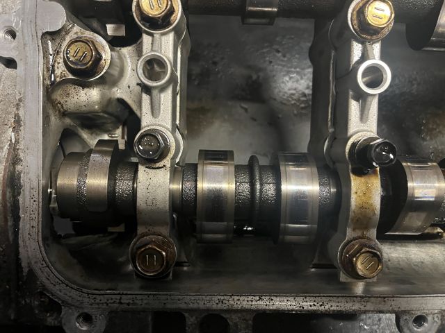 bontott TOYOTA AVENSIS T27 Vezérműtengely Házzal