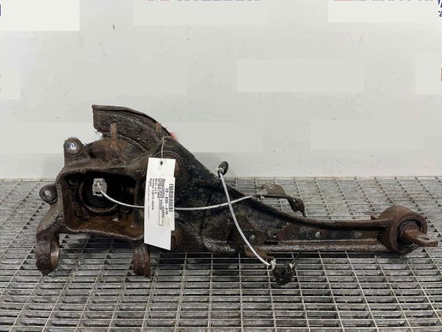 bontott TOYOTA AVENSIS T27 Bal hátsó Csonkállvány